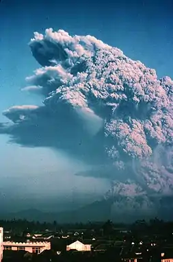 A photograph depicting plinian eruption.