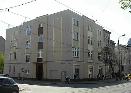 98 Gdańska Street, corner with Chodkiewicza Street (1932-1933). Functionalism.