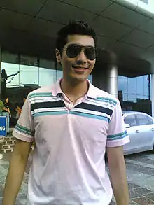 Magdangal outside the GMA Network Center building in 2007