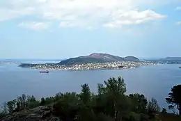 View of southern parts of Valderøya with Skjong and the administrative center Valderhaugstrand in the foreground. Nordstrand is located on the north-east side of the island (distant right side of the photo).