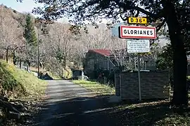 The city limit sign in Glorianes