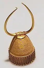 Image 19Gold jewellery from Saruq Al Hadid archaeological site (from History of the United Arab Emirates)