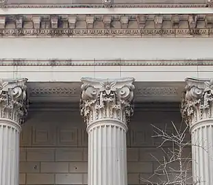 Neoclassical Corinthian capitals of the Greenwich Savings Bank Building, New York City, heavily inspired by those of the Temple of Vesta in Tivoli, by York and Sawyer, 1924