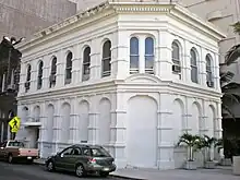 building on street corner