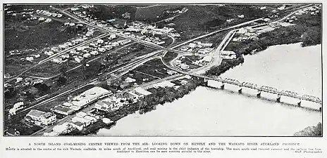 1933 view of stations at Huntly and Huntly Town (1916–1969), Awaroa Branch.jpg