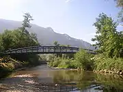 The river Leysse close to the commune.