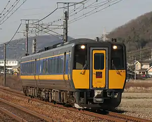 Kiha 187 series train