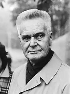 J. Tinbergen