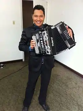 Jimmy Zambrano a Hohner accordion