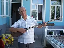 Uzbek dutar. Also Tajik