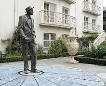 Ripples of Ulysses (bronze), 2000. Merrion Hotel, Dublin. 200 cm