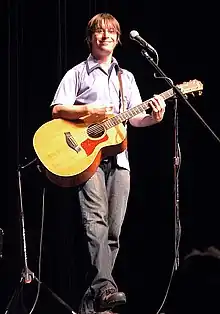 Roberts performing 2007