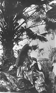 Kaʻiulani wearing a traditional Japanese kimono and holding a parasol