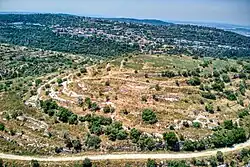 The hill on which Kasla was located and behind it, Ksalon which was built on its lands