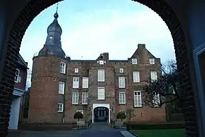 Under the arch of the Voorburcht of Kasteel Well