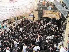 Crowds at the tomb