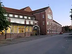 Town hall and public library