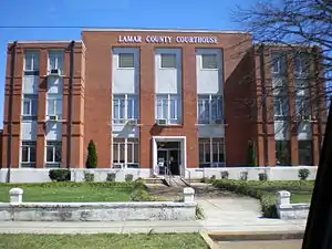 Lamar County Courthouse in Vernon