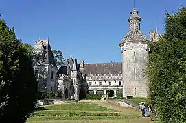 Château d'Usson, a medieval theme-park for children