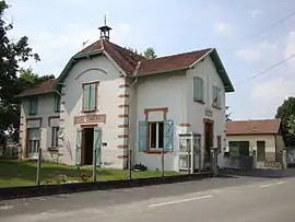 The town hall and school of Lichos