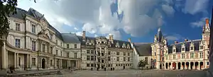 Château de Blois interior façades in Gothic, Renaissance and Classic styles (from right to left).