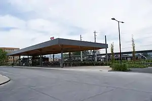 Canopy-covered platforms