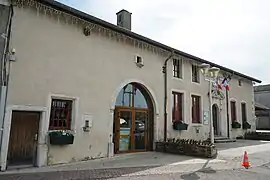 The town hall in Méréville