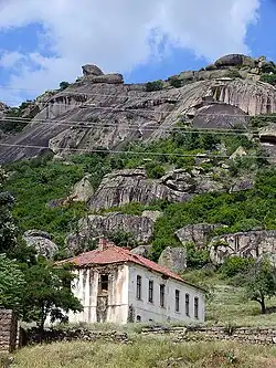 Ruined house in Dabnica