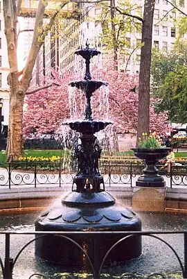 The fountain,a modern reproduction installed in 1990 based on the 1867 original, restored in 2015