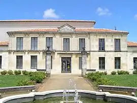 Town hall in Cherves-Richemont