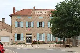 The town hall in Saint-Amour-Bellevue