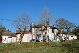 The town hall in Lelin-Lapujolle