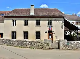 The town hall in Vauclusotte