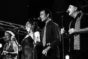 The Manhattan Transfer from left to right: Janis Siegel, Cheryl Bentyne, Alan Paul, and Tim Hauser