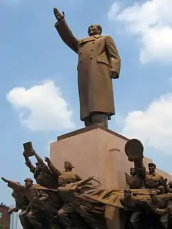 Statue of Mao Zedong in Zhongshan Square