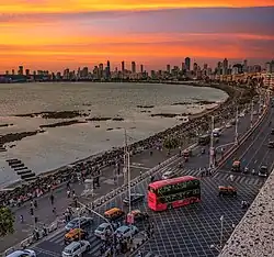 Marine Drive towards the northern tip at Girgaon Chowpatty