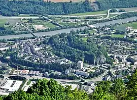 A view of Montmélian from the nearby hillside