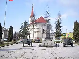 Union Monument (1935) and Reformed Church (1863)