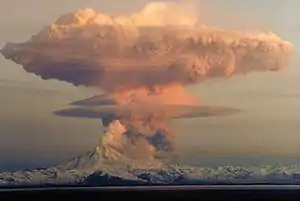 Image 3121 April 1990 eruptive column from Redoubt Volcano, as viewed to the west from the Kenai Peninsula (from Types of volcanic eruptions)