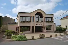 The town hall in Nérigean