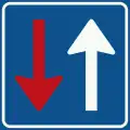 F6: Priority over oncoming vehicles