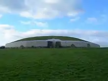 Image 28Newgrange, built c. 3200 BC, is an Irish passage tomb located at Brú na Bóinne. (from History of Ireland)