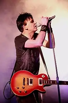 Numan singing in Australia in 2009