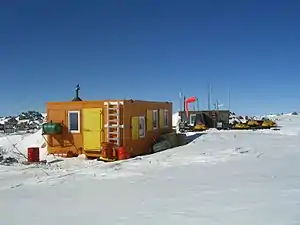 Lower Erebus Hut in 2005