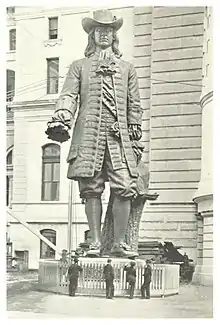 1894 - The statue, ready for liftup