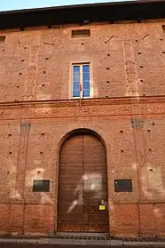 The portal of the palace