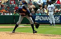 Pat Neshek pitching for the Minnesota Twins in 2007