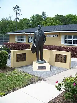 Town hall with a statue of James Cash Penney