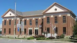 Perry County Courthouse, downtown