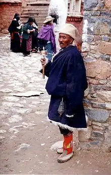 Pilgrims, Tsurphu Gompa, 1993